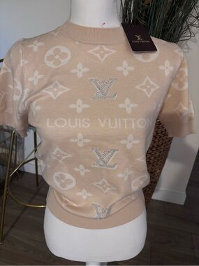 Source Unknown Beige & Ivory Monogram Short Sleeve Knit Top
